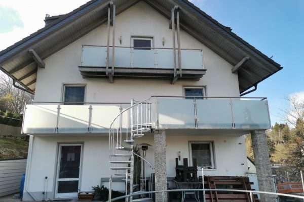 Balustrady nierdzewne i schody