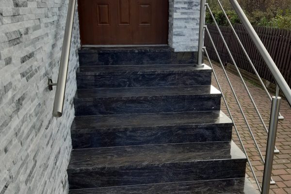 Balustrada ze stali nierdzewnej na podjazd - bez wypełnienia, podwójny pochwyt